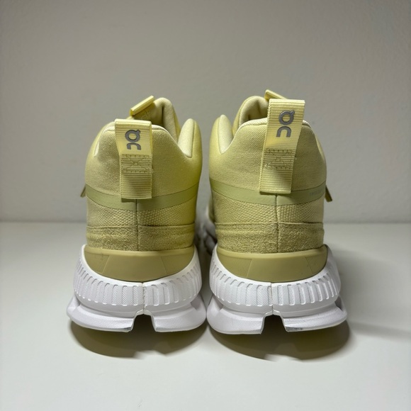 NEW ON Running Cloud Hi Endive Yellow Womens Size 9.5 - Picture 5 of 7